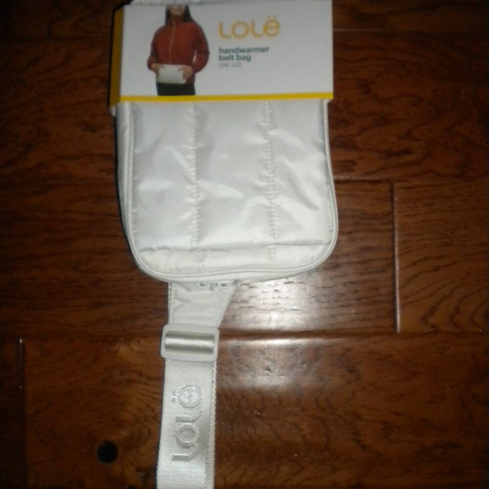 Lolë Unisex Handwarmer Cream Belt Bag NWT - Picture 4 of 6
